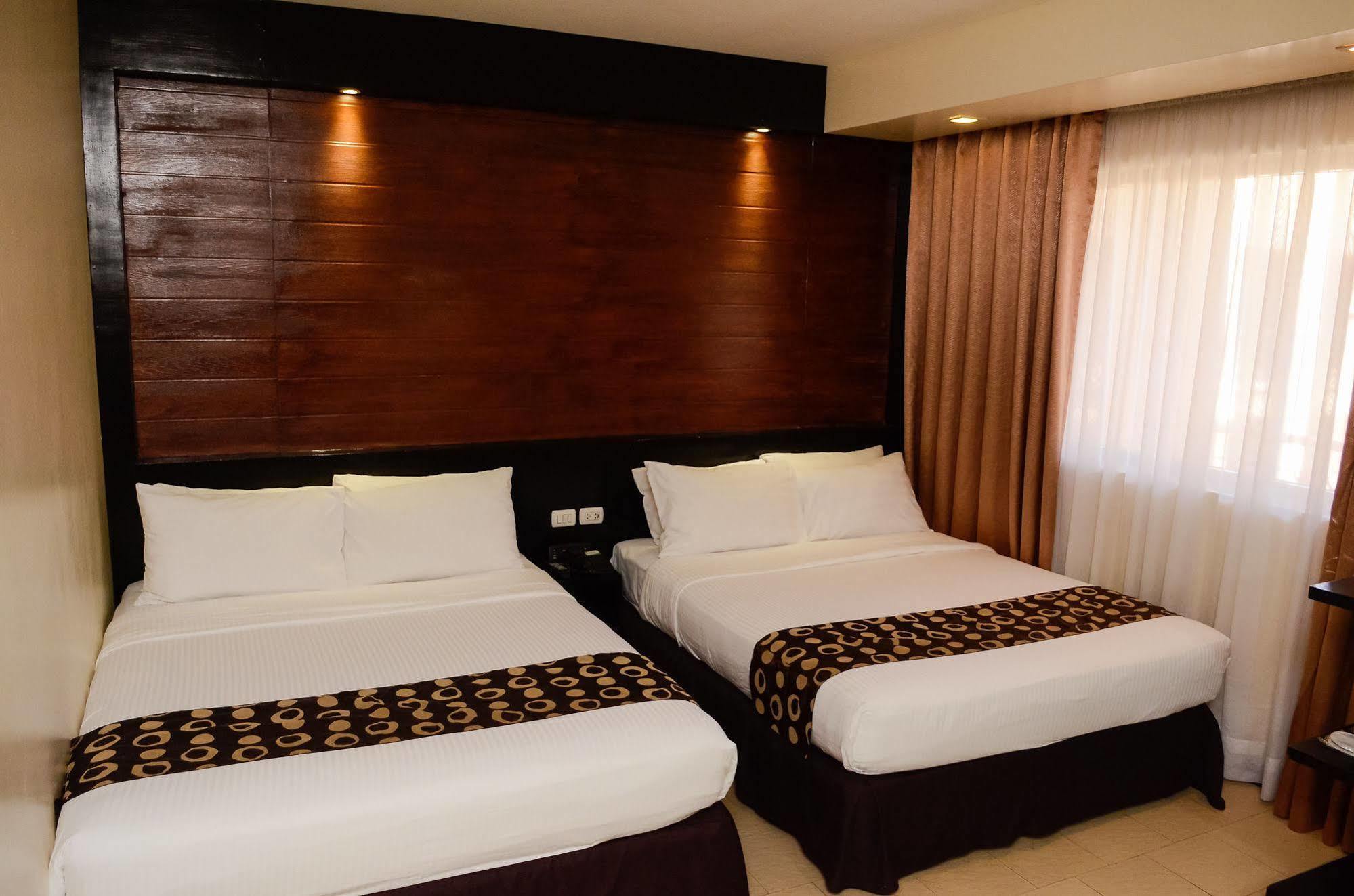 ซัน ซิตี้ สวีท Hotel General Santos City ภายนอก รูปภาพ