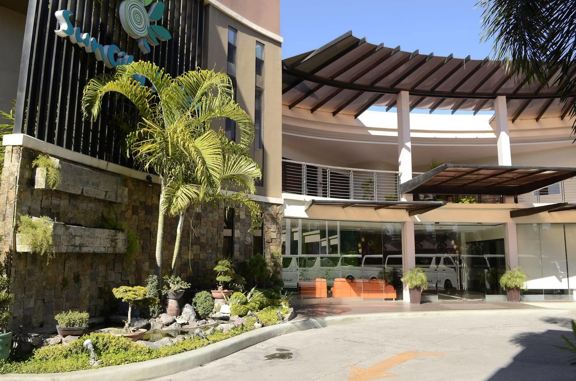 ซัน ซิตี้ สวีท Hotel General Santos City ภายนอก รูปภาพ