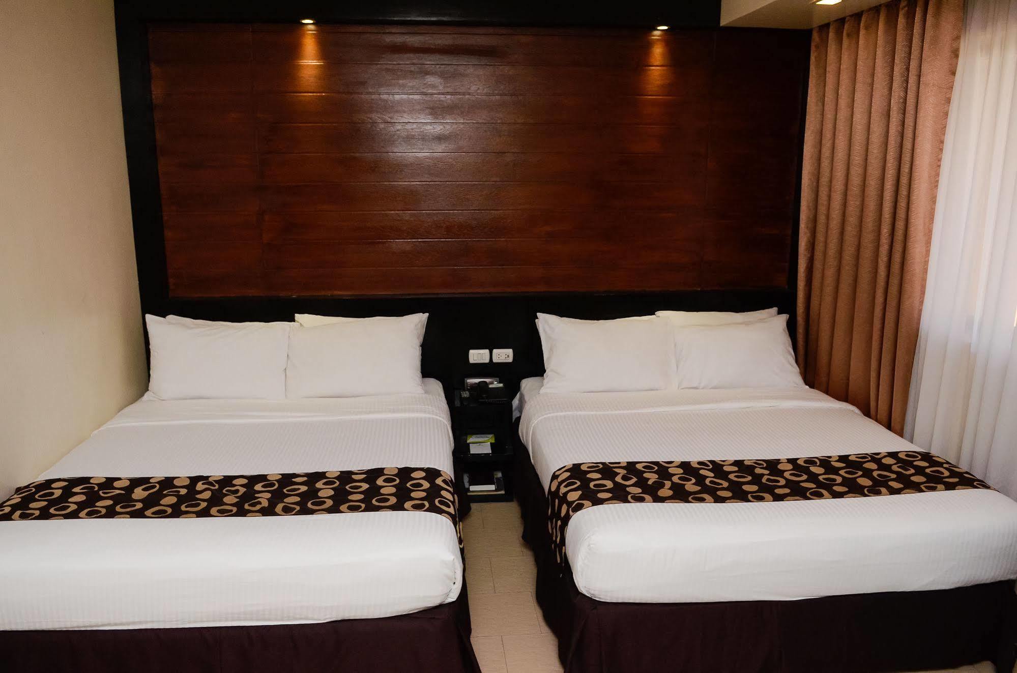 ซัน ซิตี้ สวีท Hotel General Santos City ภายนอก รูปภาพ